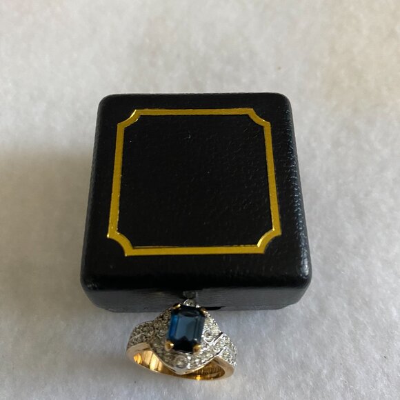 Ring - Picture 2 of 3